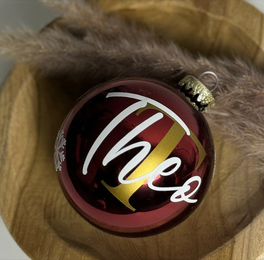 Personalisierte Weihnachtskugel mit großem Angangsbuchstaben